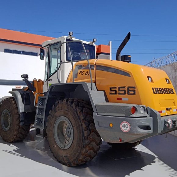 PÁ CARREGADEIRA LIEBHERR L556 (PC07)