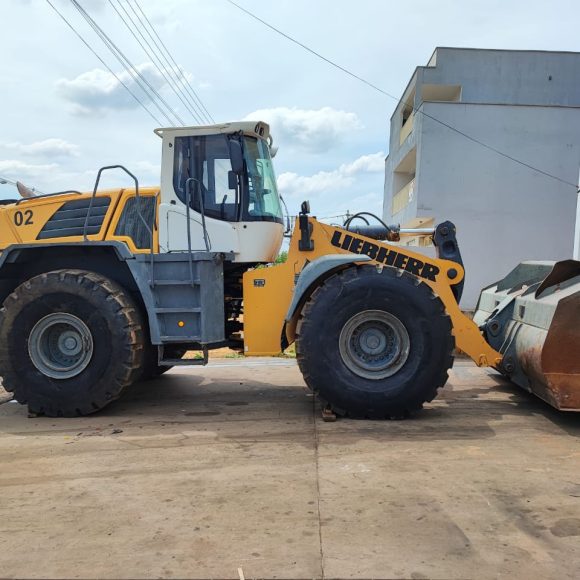 PÁ CARREGADEIRA LIEBHERR L580 (PC14)